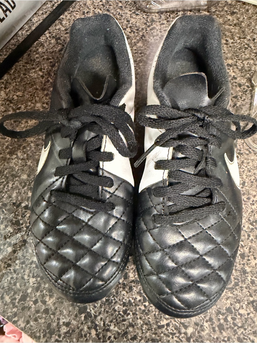 Nike Black and White Quilted Cleats Soccer Shoes sz 13 youth